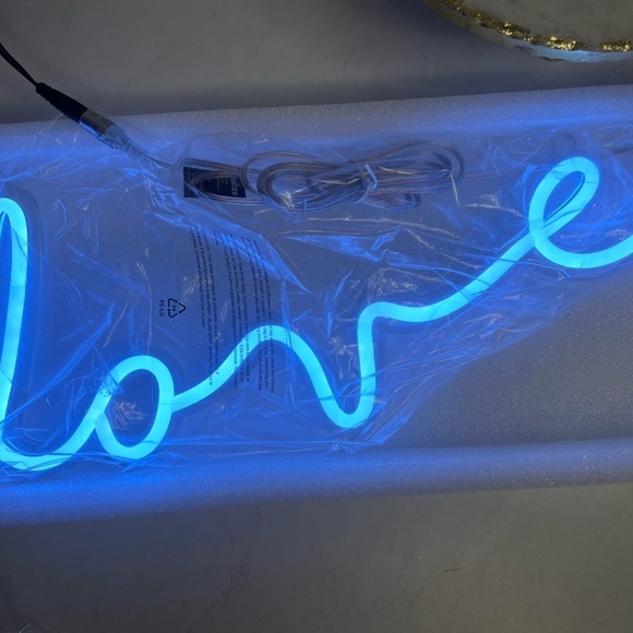 NEW Acrylic LOVE Neon Sign Electric Plug-In (New in Box) - Picture 3 of 8